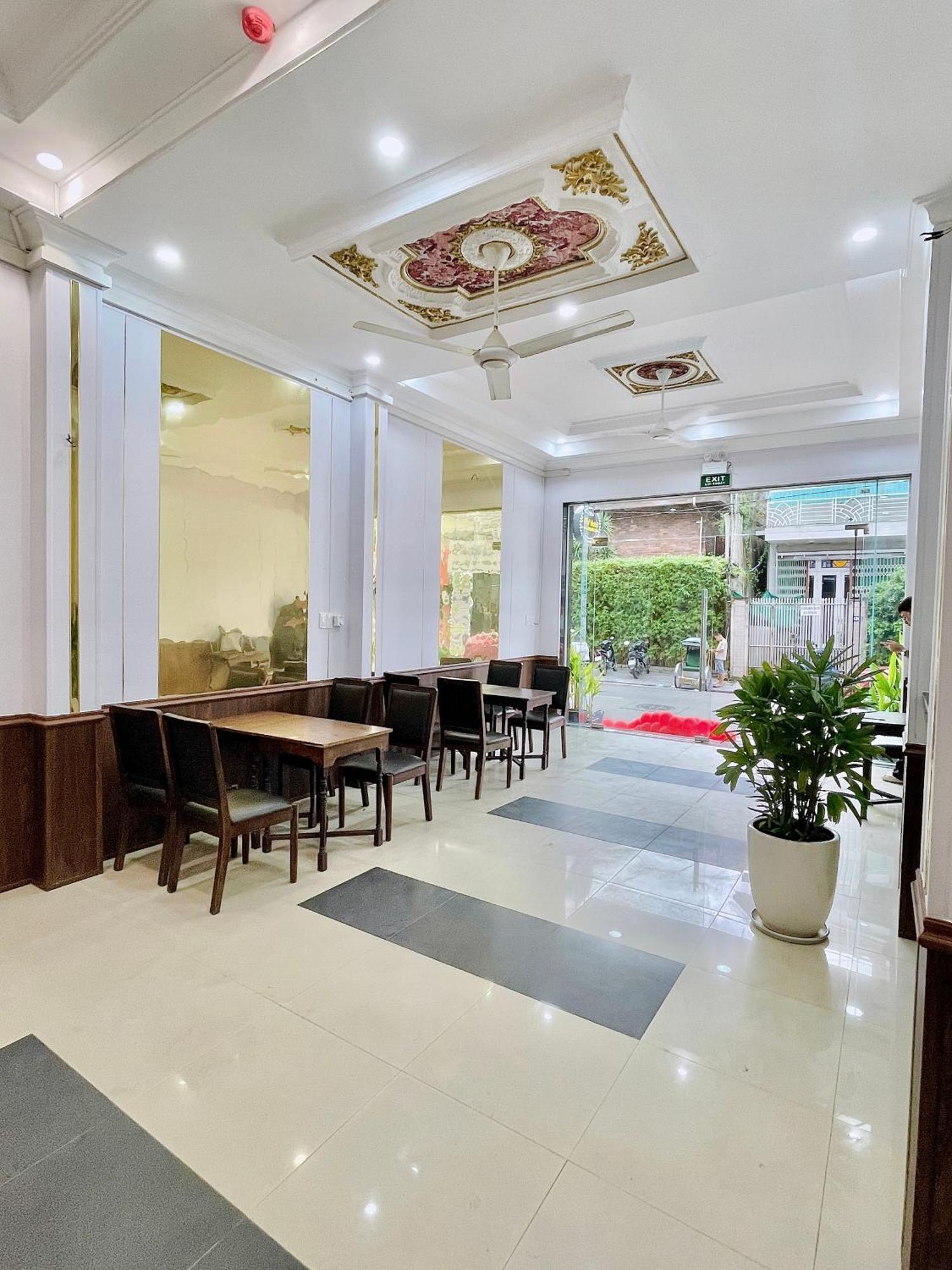 Amy Hotel Hue Luaran gambar